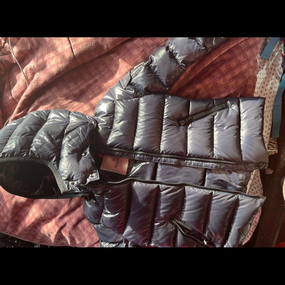 Brand new toddler Moncler size 6 never worn outside it’s to small for my baby